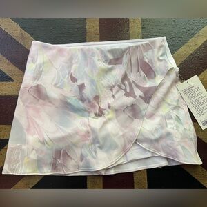Lululemon athletica High Rise Wrap Skirt NWT size 6